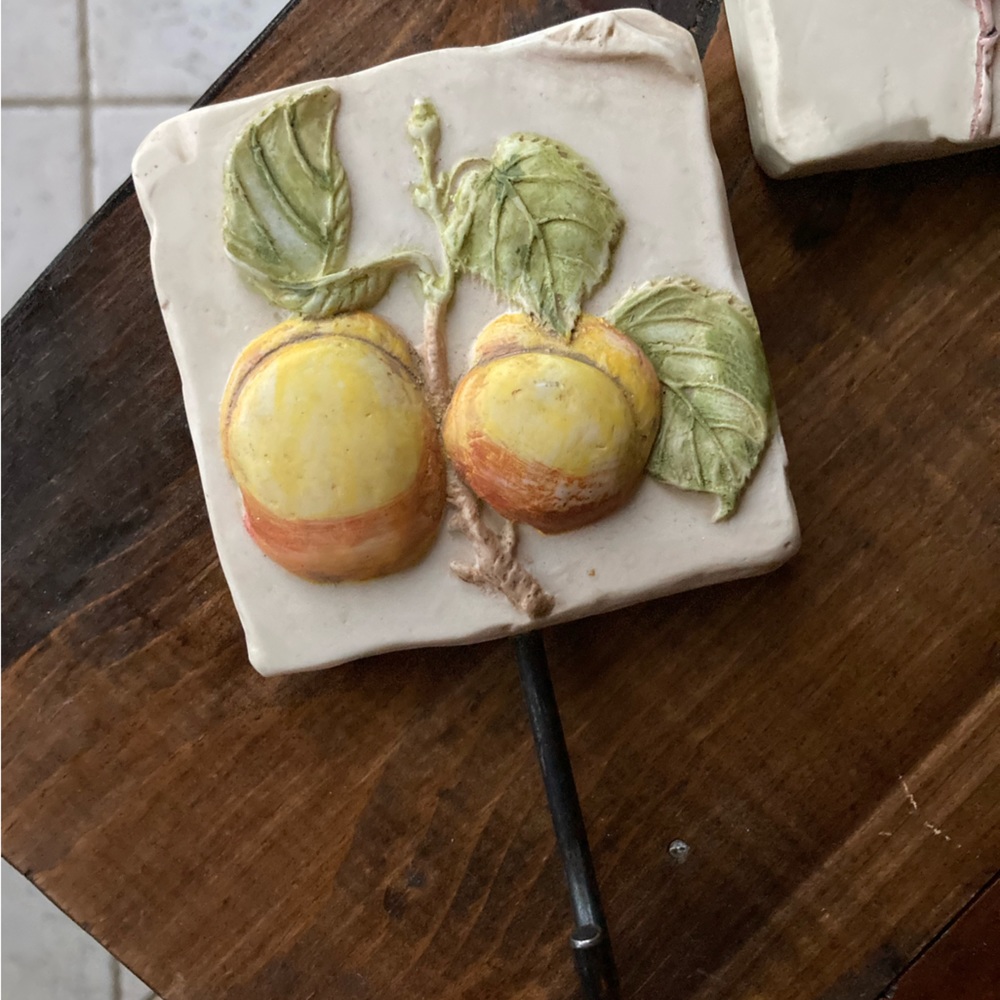 Set 3 Hen Feathers Resin Plaques/Wall Hooks. Pear, Peach, Apple. 3.5 x 3.5. - Picture 16 of 16